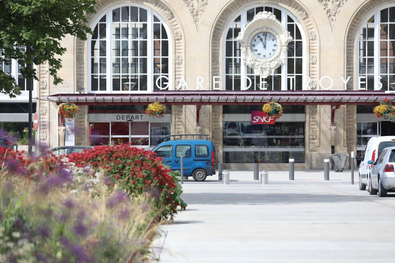 Appartement Cozy Avec Stationnement Gratuit Saint-André-les-Vergers Eksteriør bilde